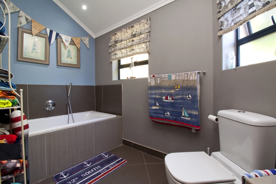 4 Bedroom Property for Sale in Stonehaven Estate Western Cape